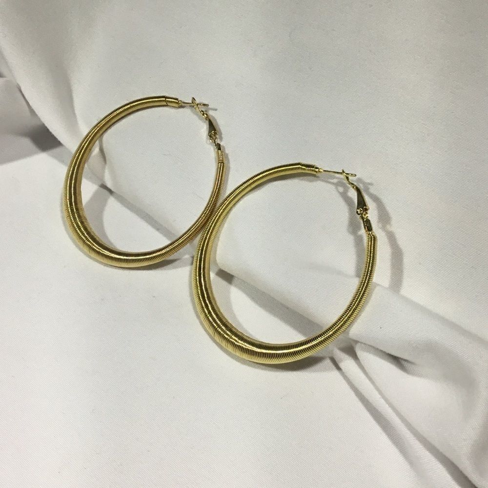 Coiled Spring Hoops (UC3) - Picture 3 of 6
